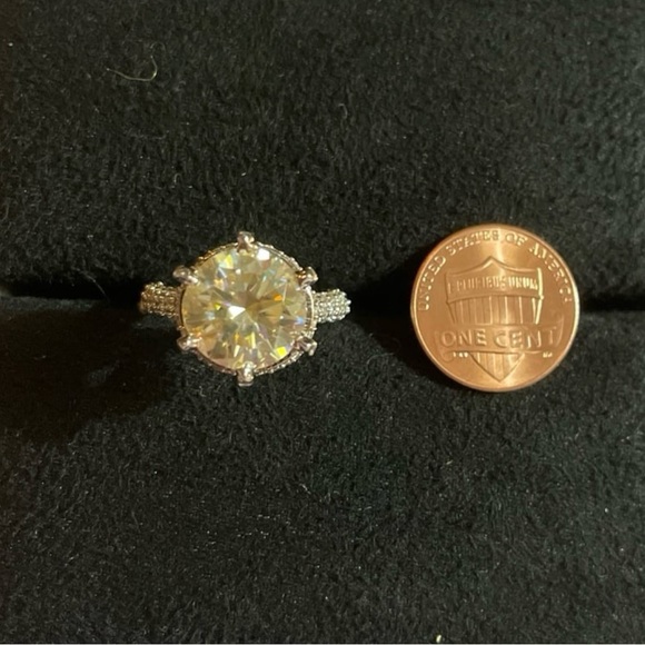 Oh My Gorgeous 6.34 CT Certified Round Brilliant Cut Moissanite Diamond Ring - Picture 10 of 11